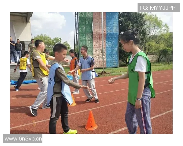 成都街舞队战术解析:如何在舞台上展现团队默契与个性魅力 成都街舞队战术解析:如何在舞台上展现团队默契与个性魅力