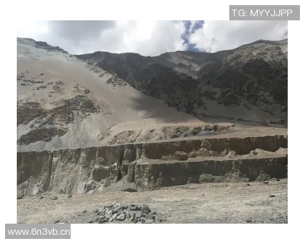 深度探讨黄敏在CSGO中的成长与挑战之路 深度探讨黄敏在CSGO中的成长与挑战之路